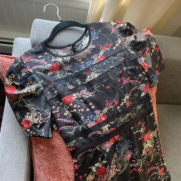 UO Emma Marie Floral lace trim midi dress size small - Picture 5 of 14